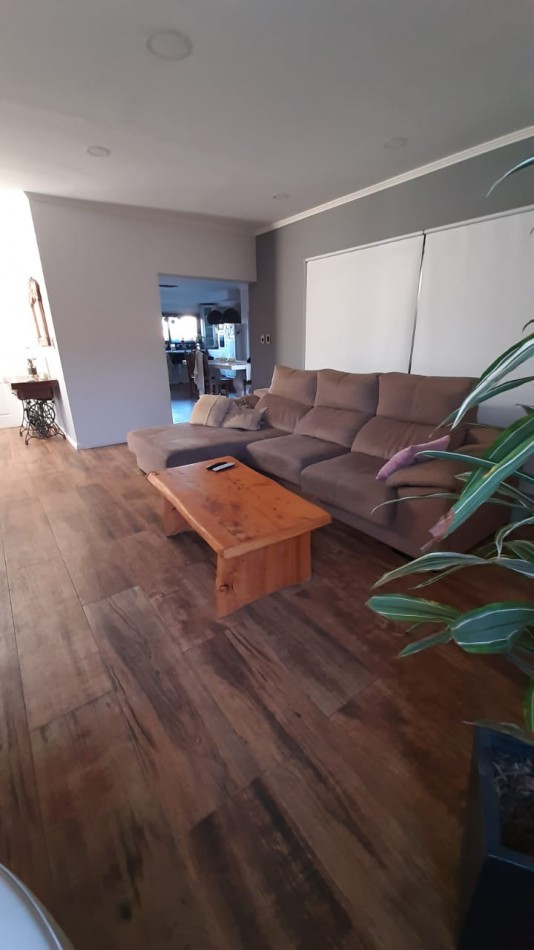 RETASADA!! Residencia de Lujo en barrio privado Complejo Las Lavandas! 