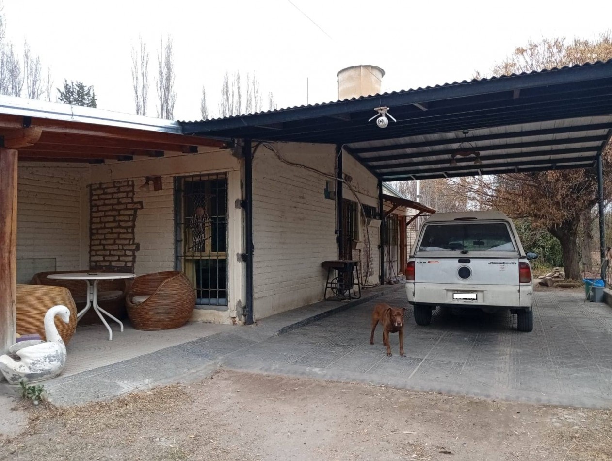 Propiedad en Villa 25 de Mayo: casa con amplio terreno