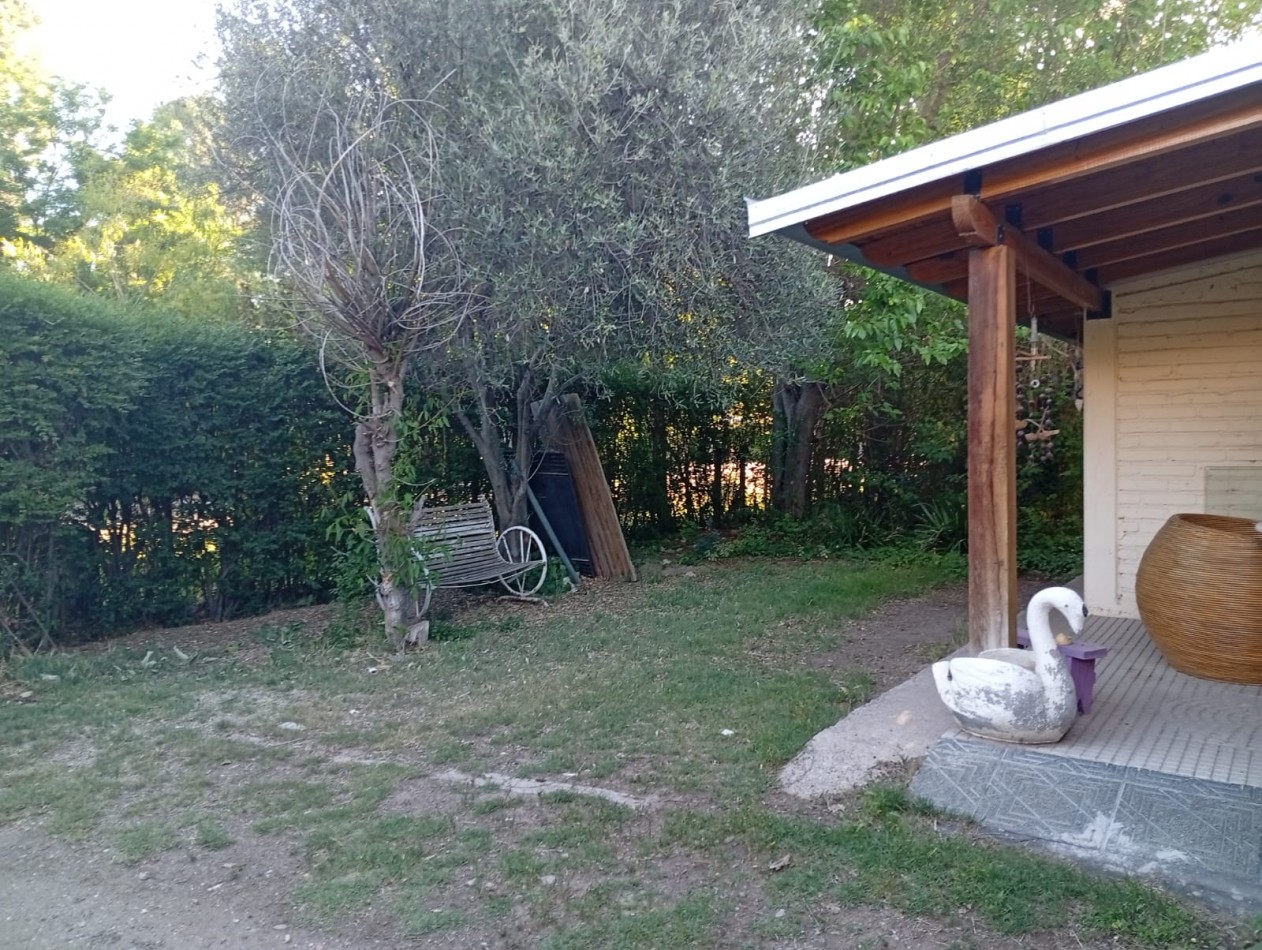 Propiedad en Villa 25 de Mayo: casa con amplio terreno