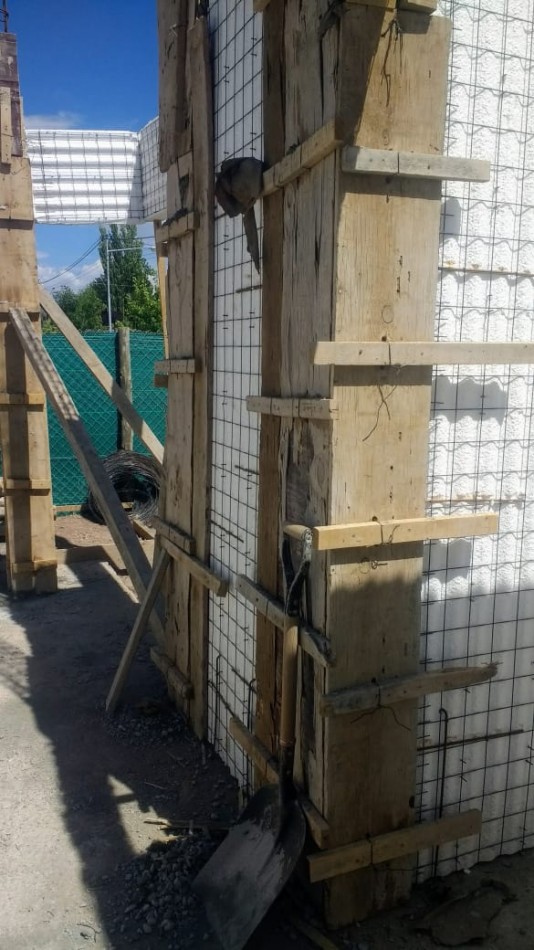 CASA EN CONSTRUCCION A LA VENTA EN BARRIO AMPROS V - MAIPU - MENDOZA