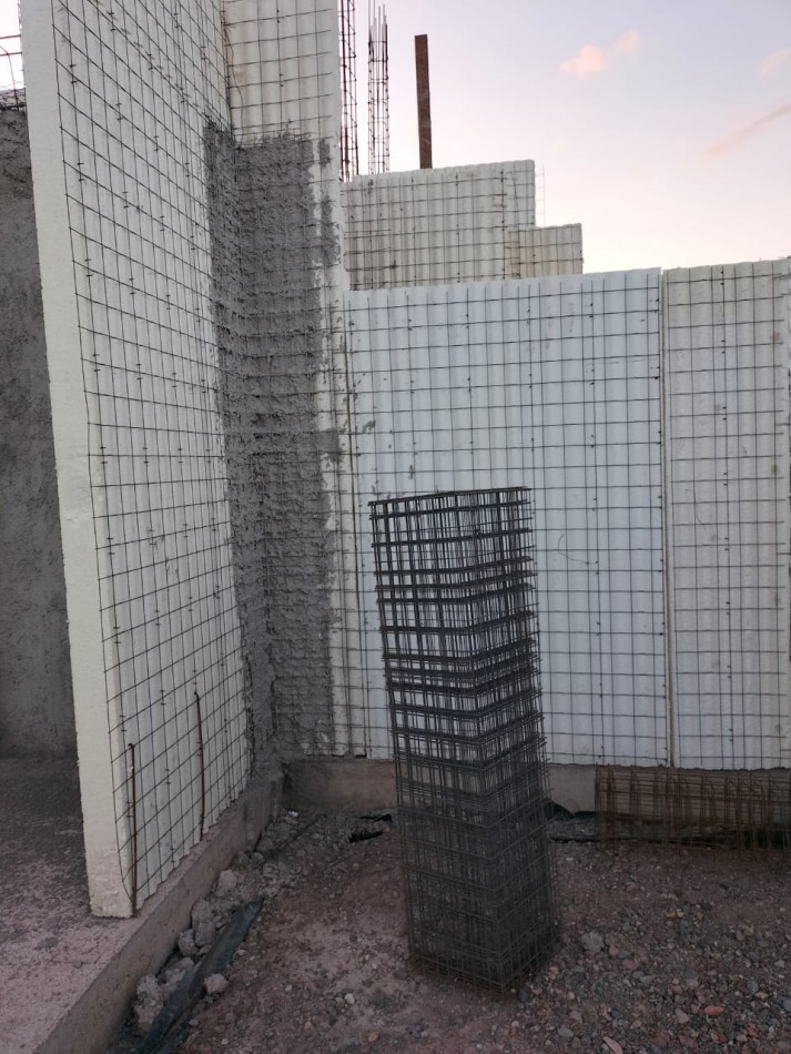 CASA EN CONSTRUCCION A LA VENTA EN BARRIO AMPROS V - MAIPU - MENDOZA