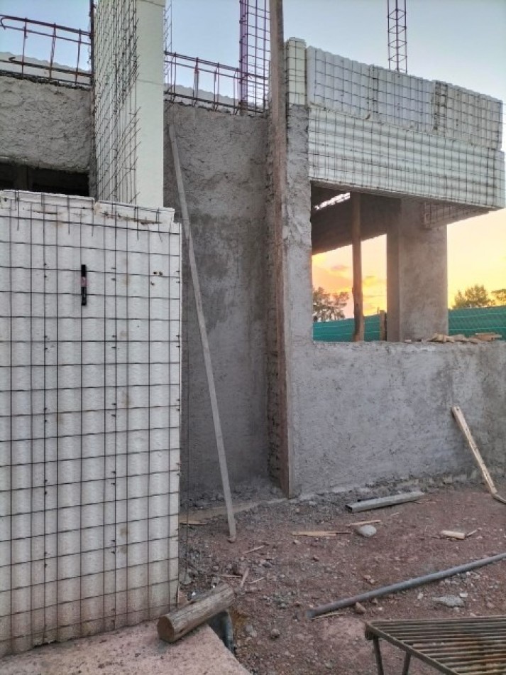 CASA EN CONSTRUCCION A LA VENTA EN BARRIO AMPROS V - MAIPU - MENDOZA
