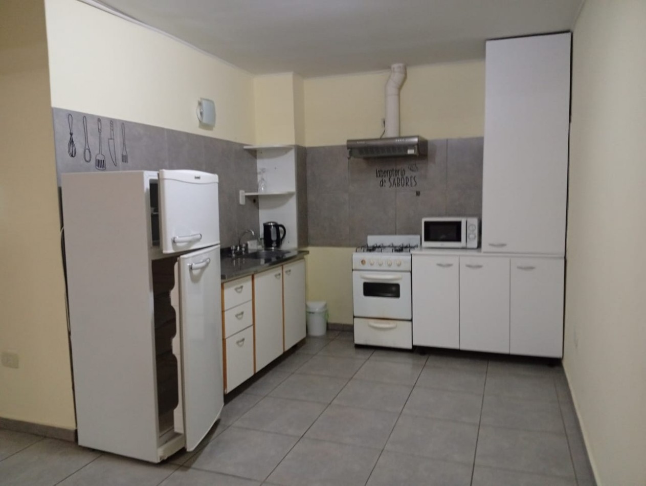 ALQUILO DEPARTAMENTO AMOBLADO EN PLANTA ALTA- AV. EL LIBERTADOR Y MENDOZA