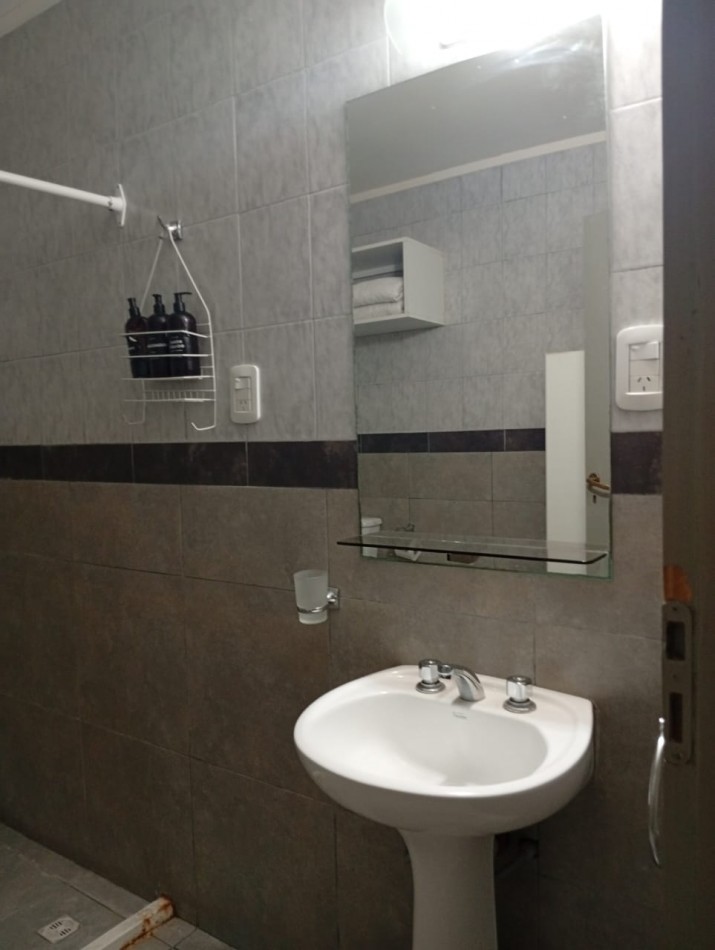 ALQUILO DEPARTAMENTO AMOBLADO EN PLANTA ALTA- AV. EL LIBERTADOR Y MENDOZA