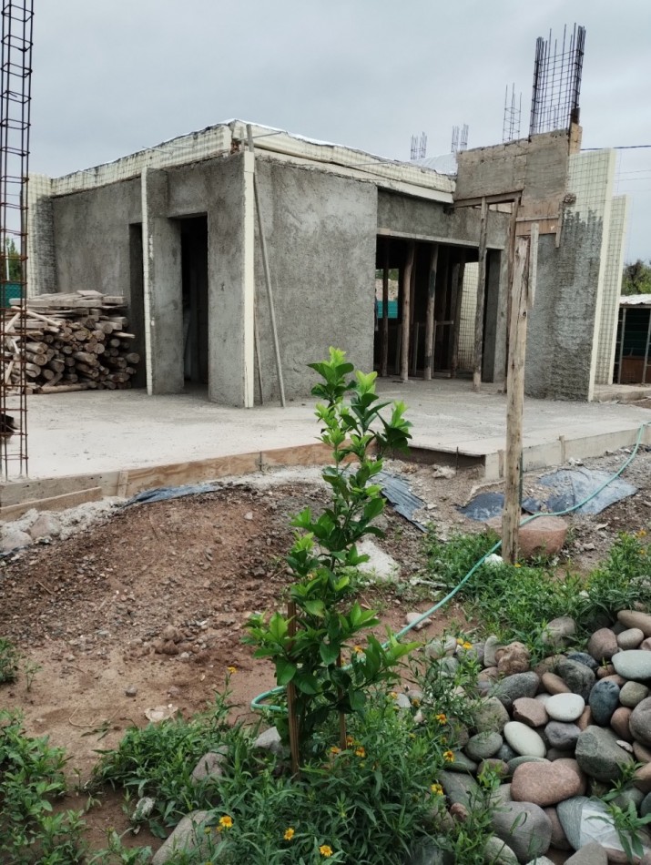 CASA EN CONSTRUCCION A LA VENTA EN BARRIO AMPROS V - MAIPU - MENDOZA